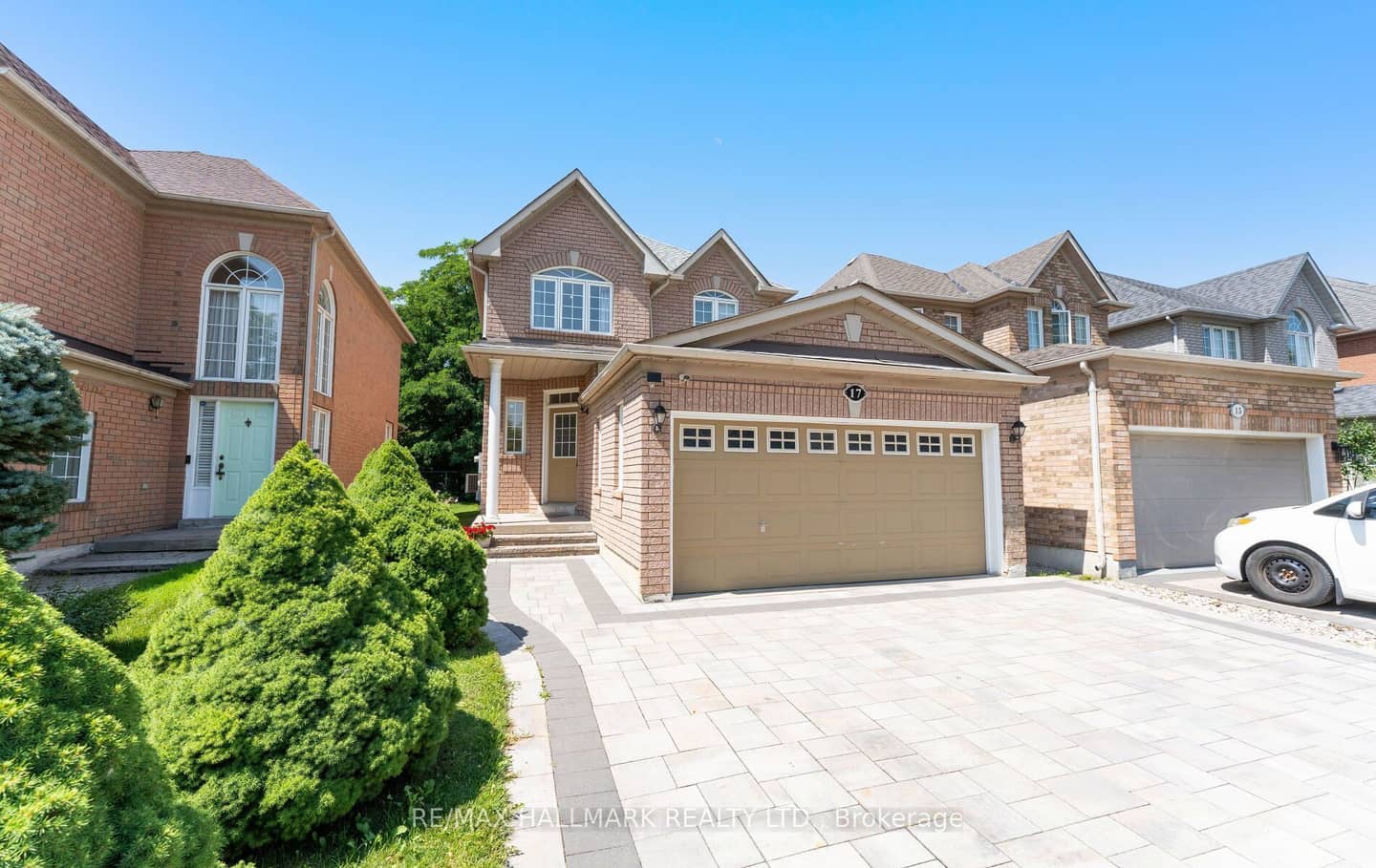 17 Rushingbrook Drive, Richmond Hill, ON L4S 1W6