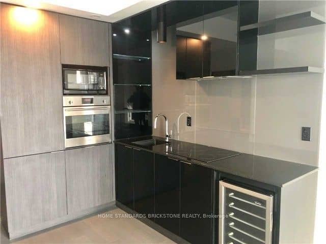 70 Temperance Street 4009, Toronto, ON M5H 0B1