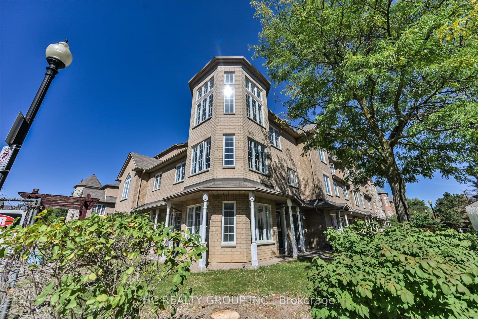 5 St Moritz Way 6, Markham, ON L3R 4E8