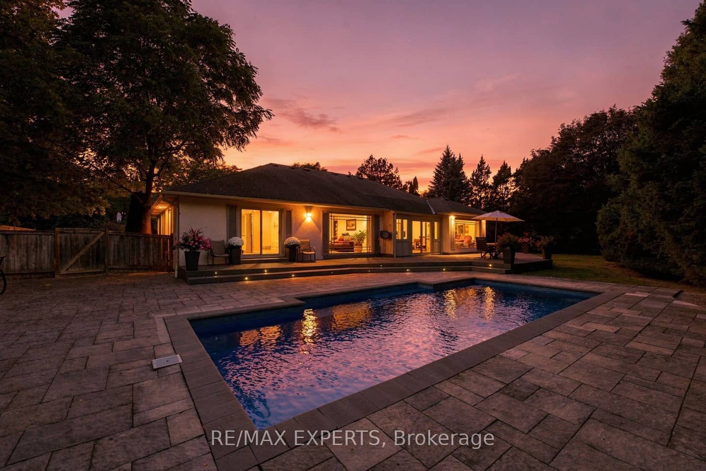 8 Fendley Court, Brampton, ON L6Z 3H9