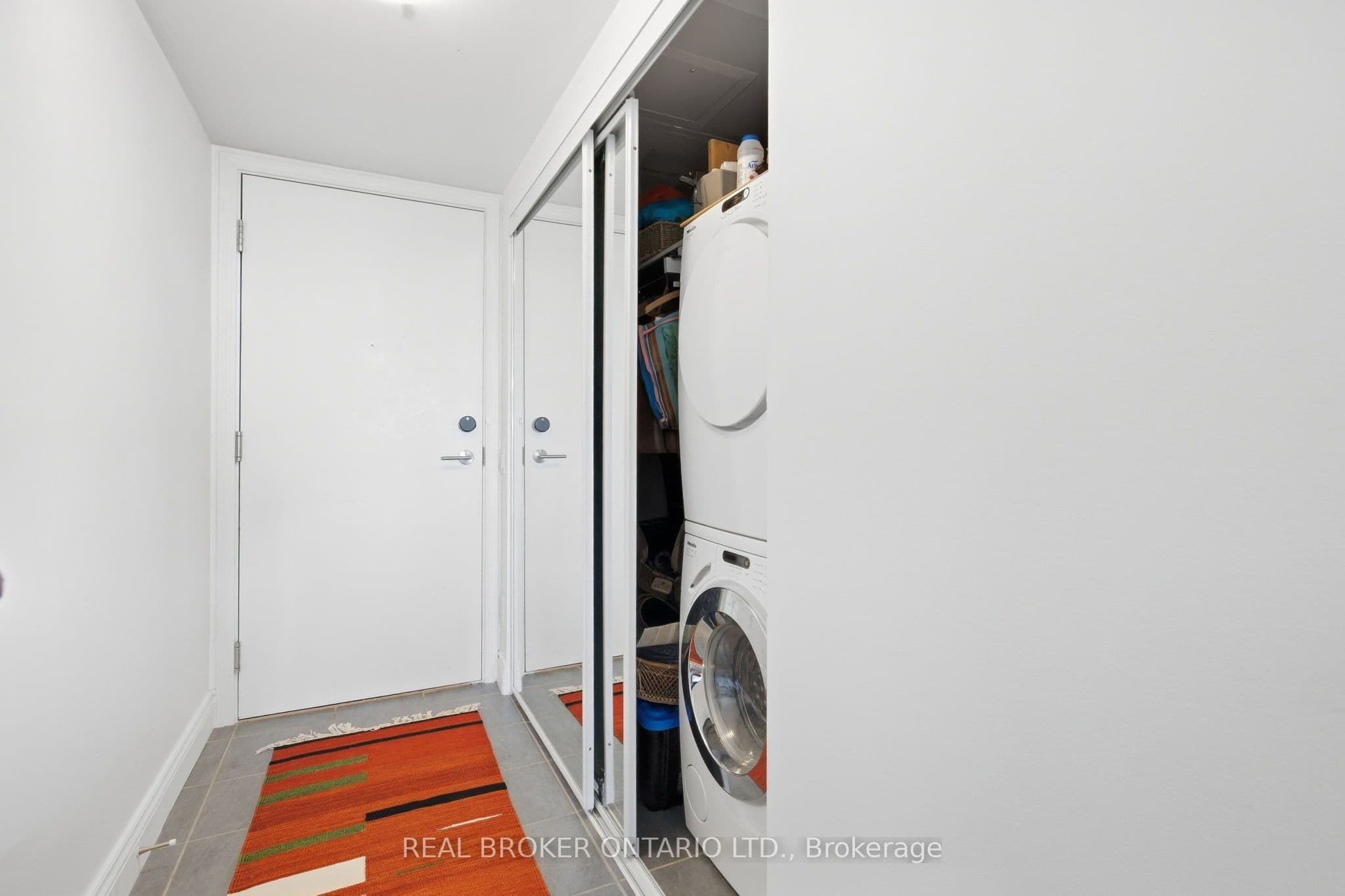 61 Heintzman Street 1110, Toronto, ON M6P 5A2