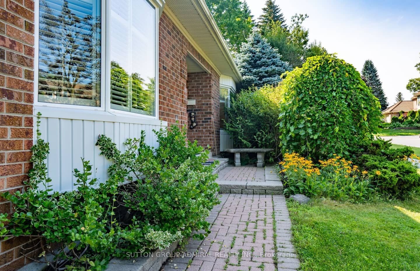 284 Murray Drive, Aurora, ON L4G 6B1