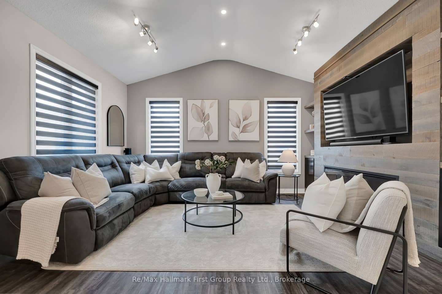 112 Roy Nichols Drive, Clarington, ON L1E 0H7