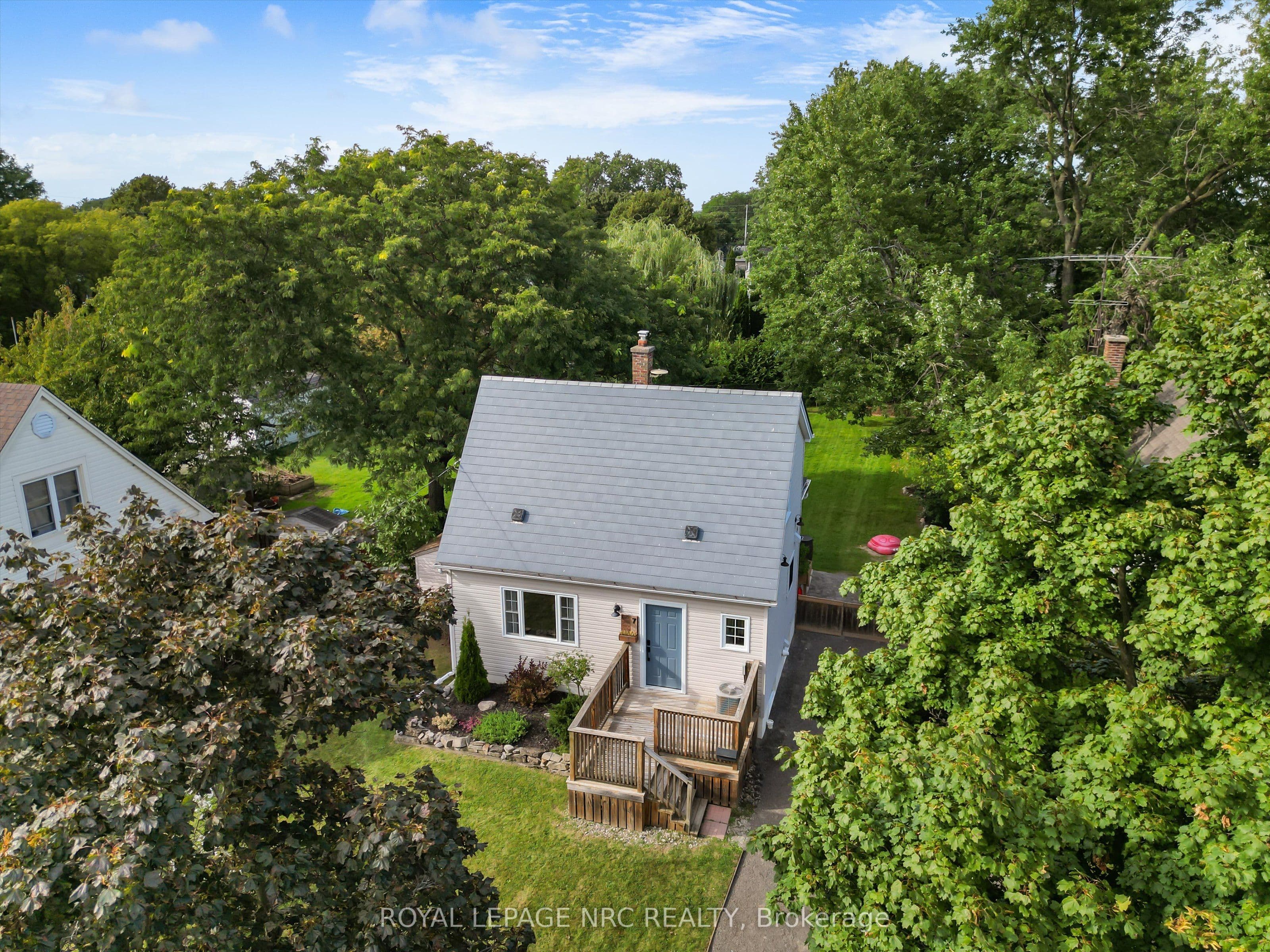 7 Vivian Avenue, St. Catharines, ON L2M 5X8