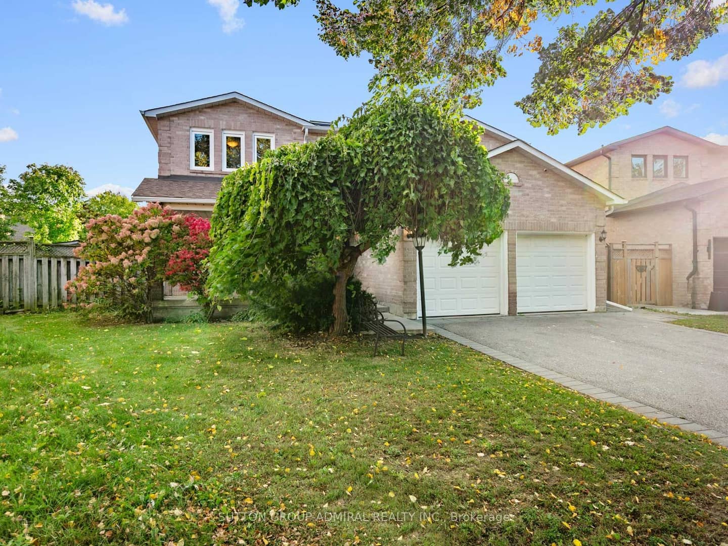 11 Espby Court, Richmond Hill, ON L4C 9L2