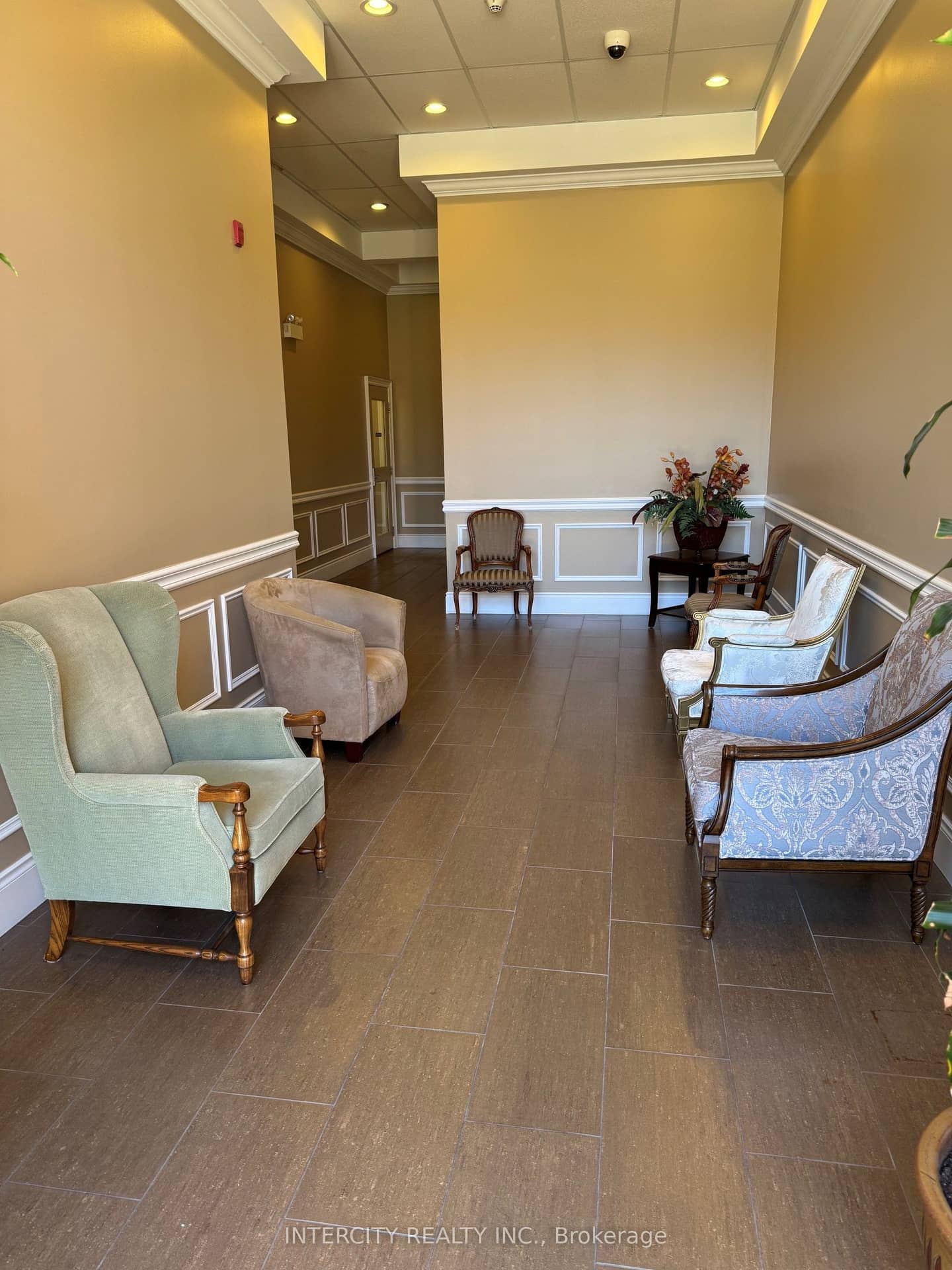 10211 Keele Street 207, Vaughan, ON L6A 3Y9