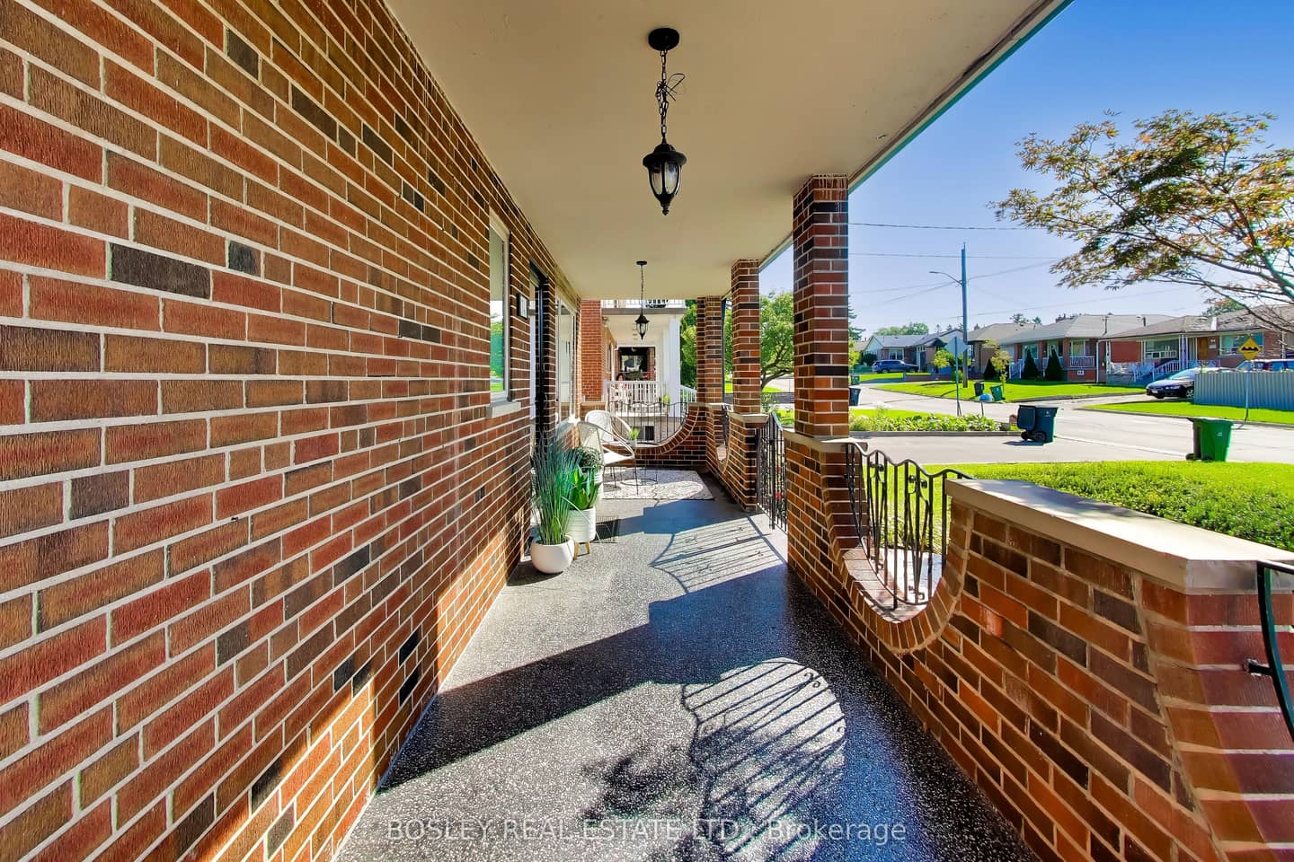 74 Raven Road, Toronto, ON M6L 2A7