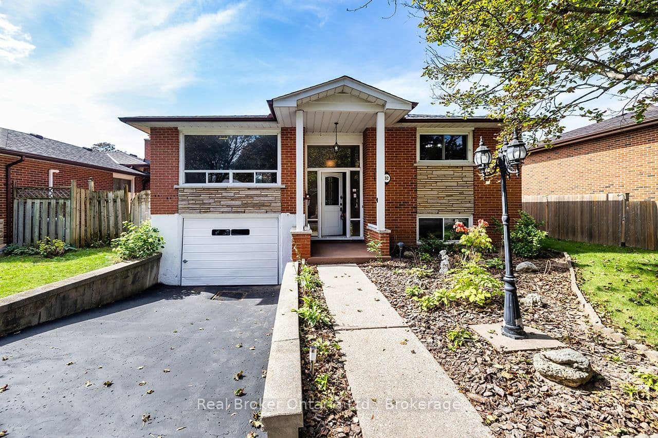 32 Strike Avenue, Clarington, ON L1C 1K3
