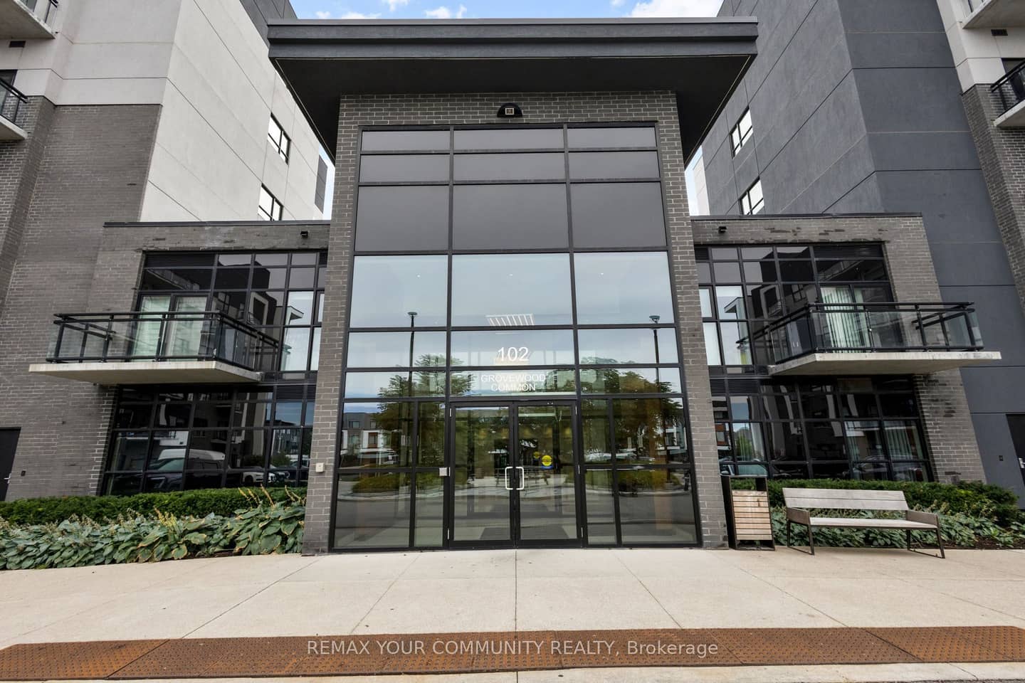 102 Grovewood Common Circle 110, Oakville, ON L6H 0X2
