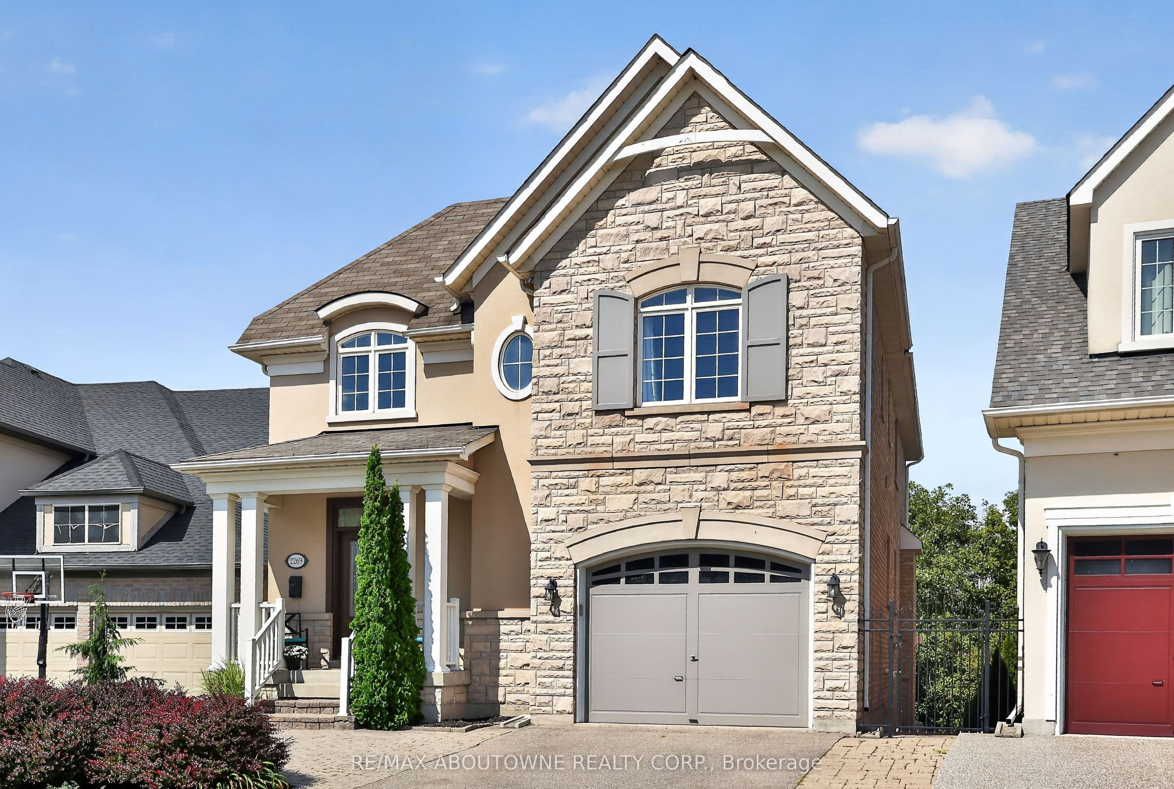 2269 Whitworth Drive, Oakville, ON L6M 0B5