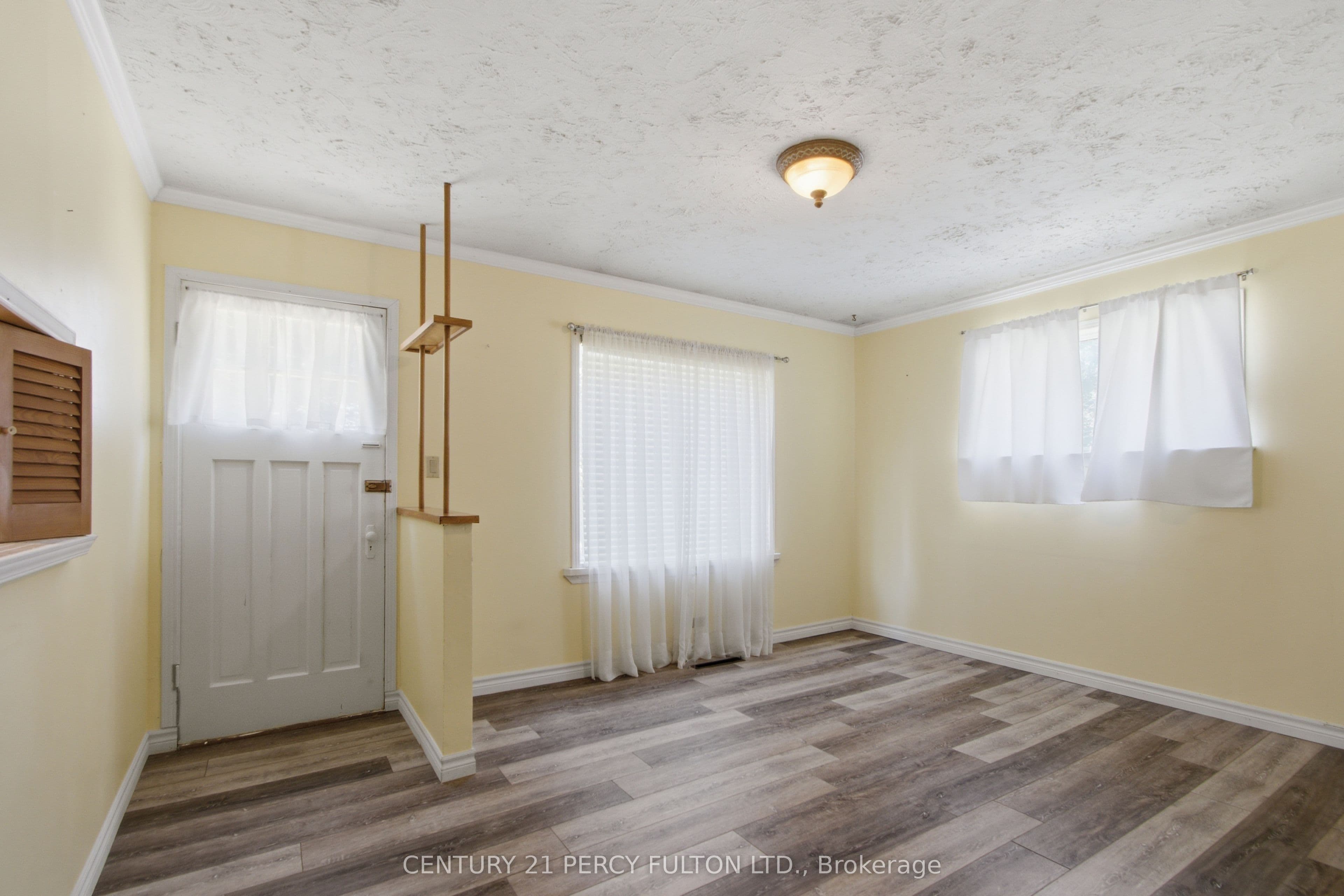 7 Valleyview Crescent, Belleville, ON K8P 3E9