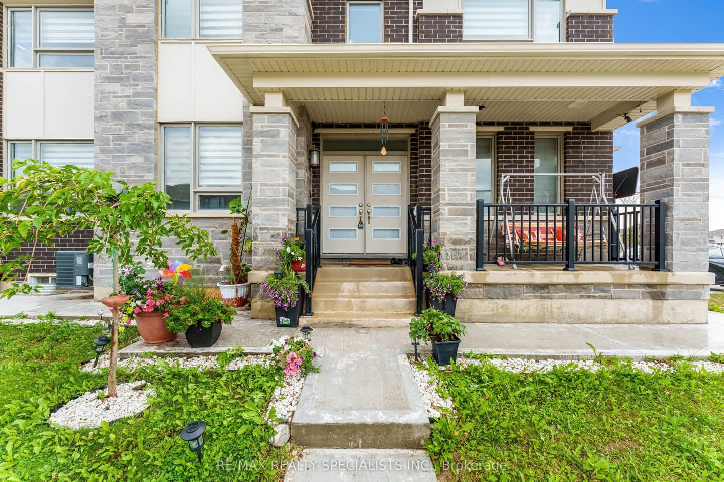 1 Boothill Drive, Brampton, ON L7A 5E5