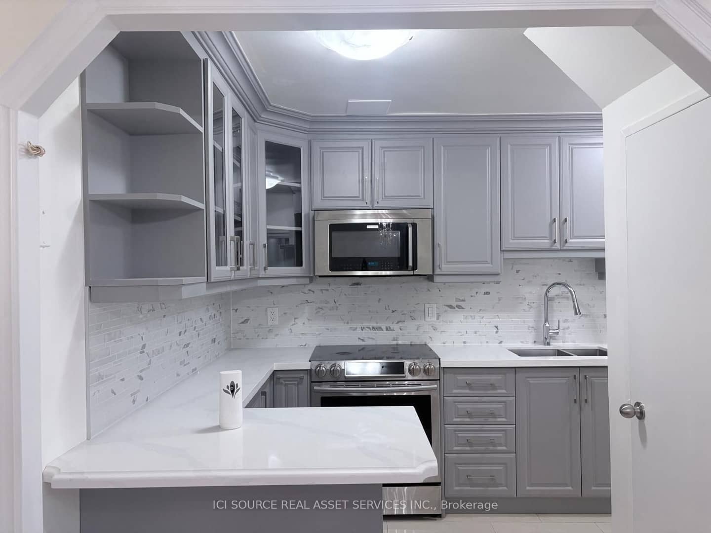 100 Mornelle Court 1017, Toronto, ON M1E 4X2