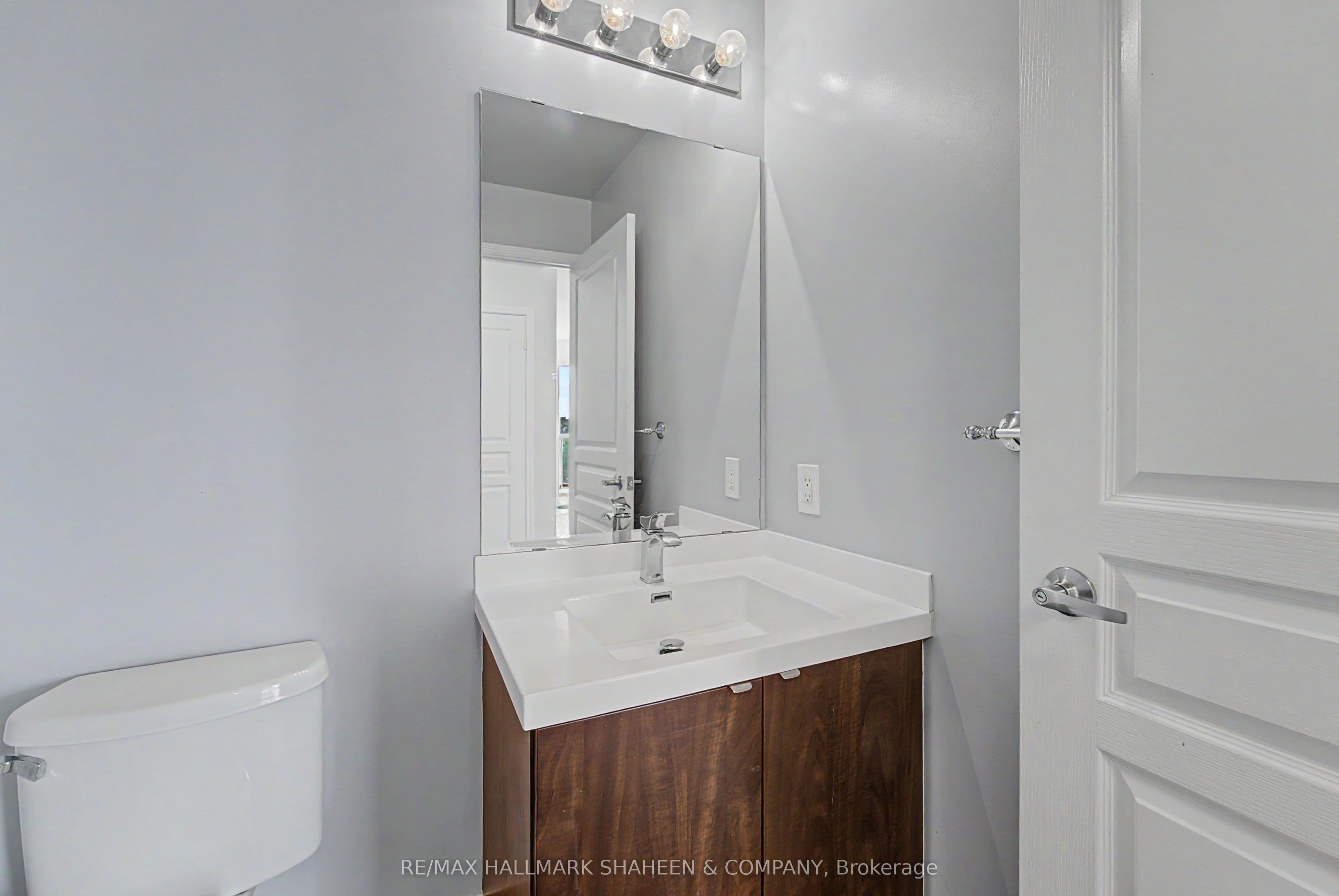 352 Front Street W 1815, Toronto, ON M5V 1B5