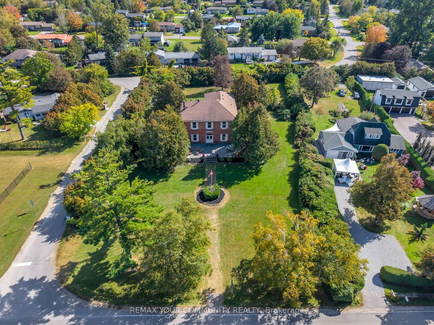 351 Hedge Road, Georgina, ON L0E 1R0