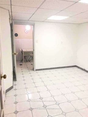 44 Bellevue Avenue Bsmt, Toronto, ON M5T 2M4