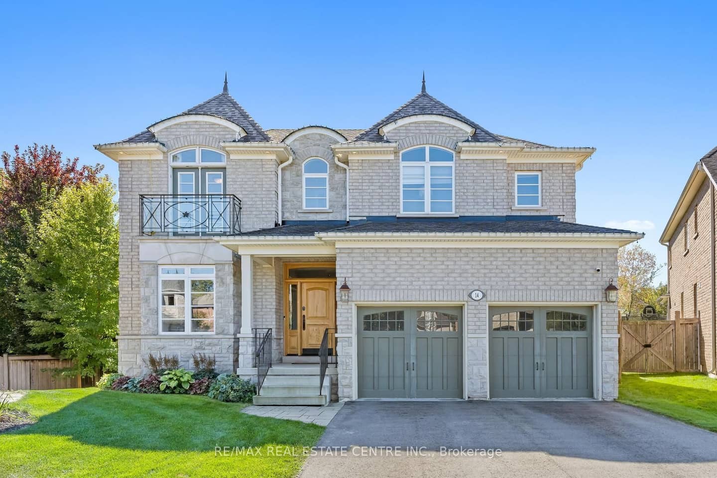 14 View Point Circle, Halton Hills, ON L7G 6P2