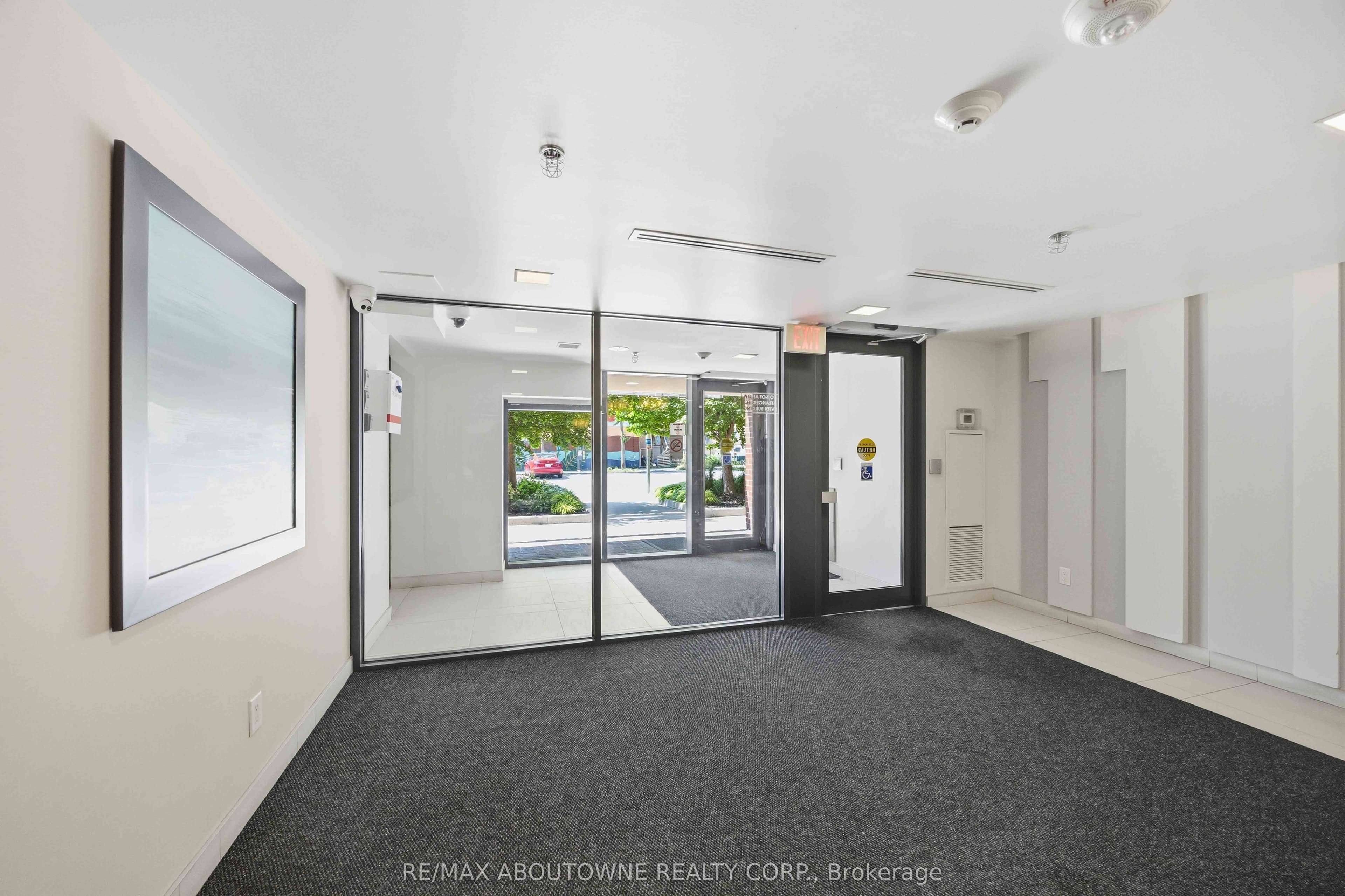 11 Superior Avenue 904, Toronto, ON M8V 0A7