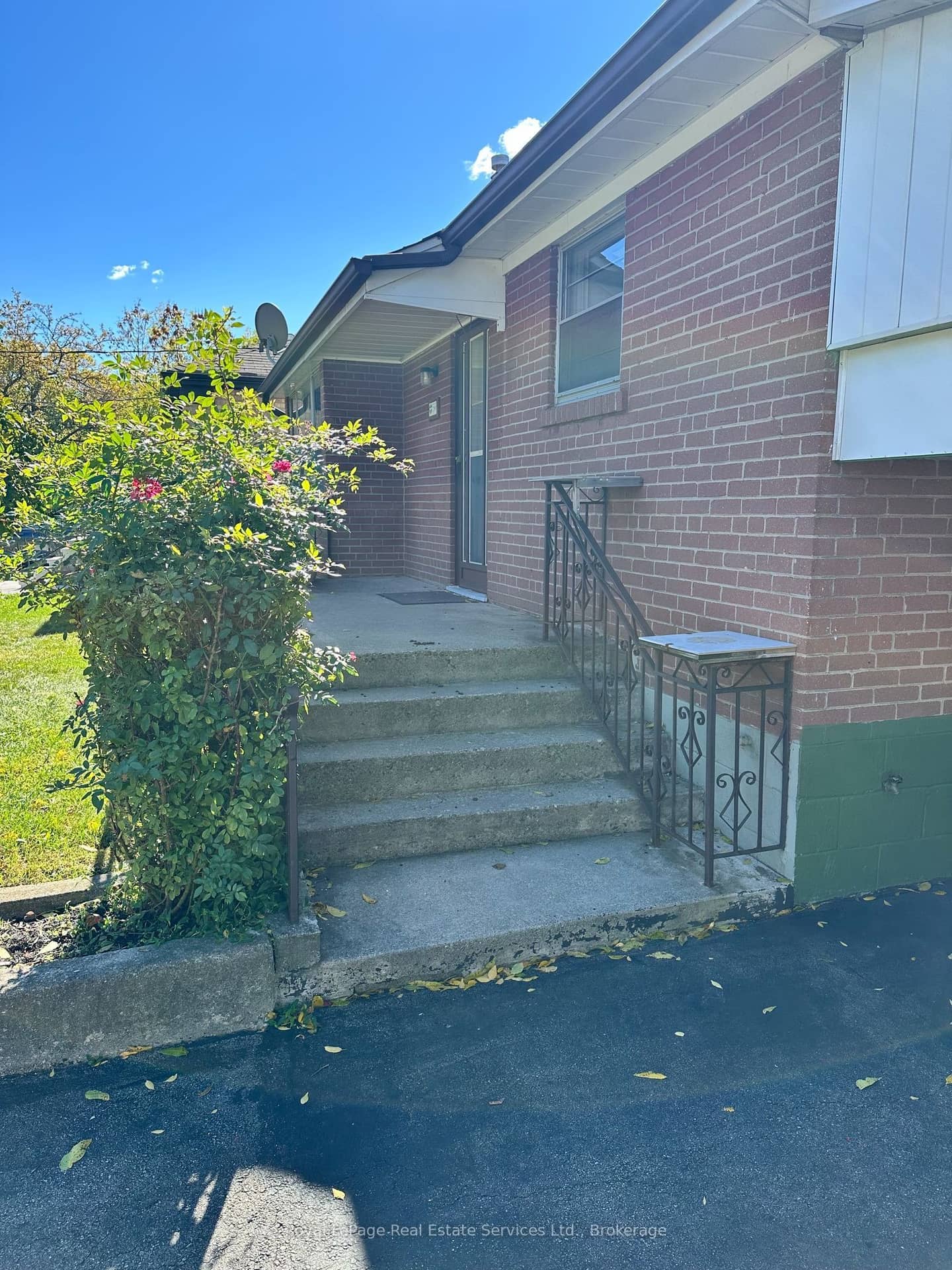 294 Felan Avenue, Oakville, ON L6K 2X6