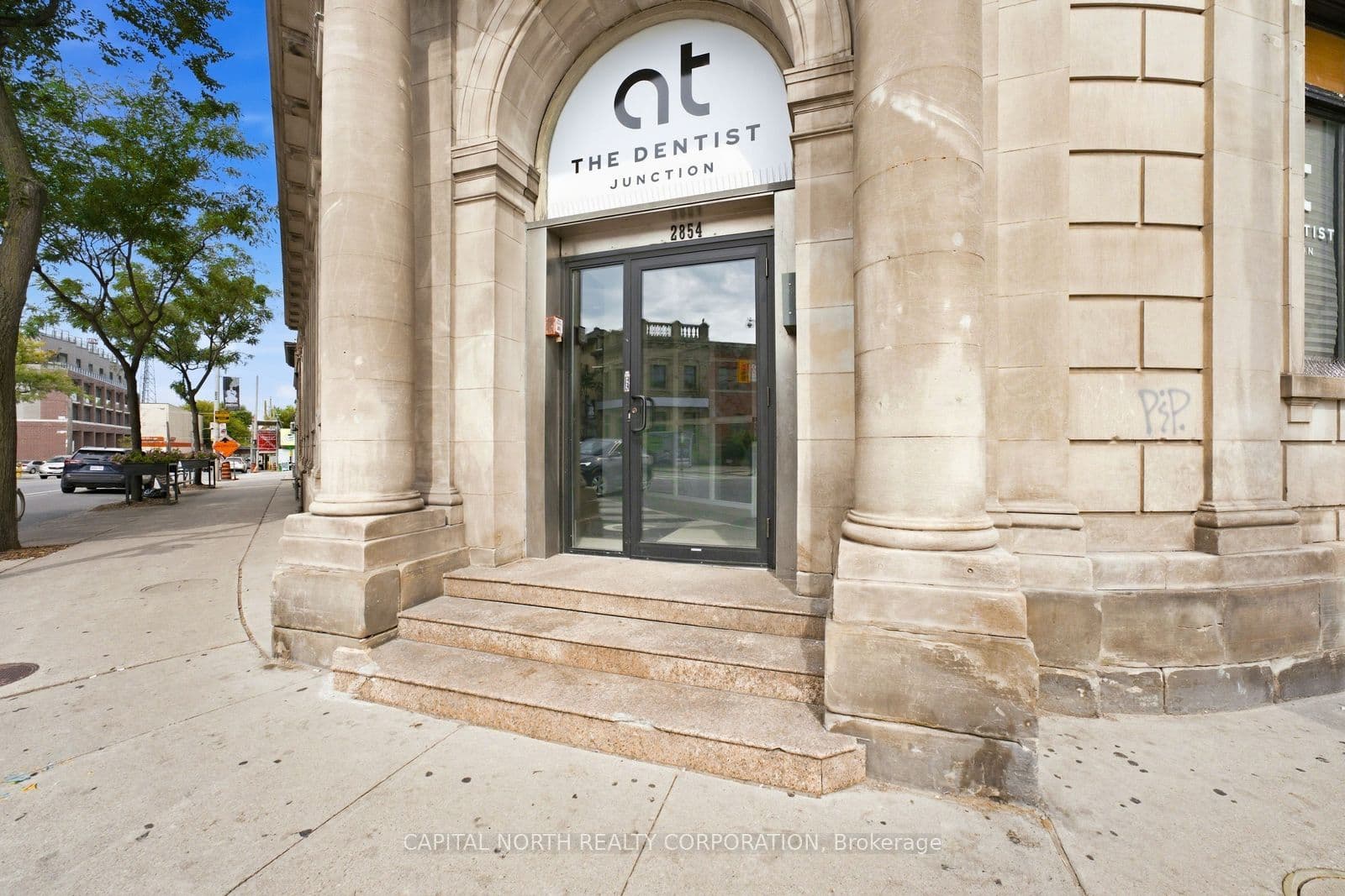 2854 Dundas Street W 3, Toronto, ON M6P 1Y7