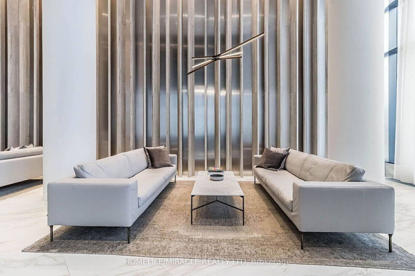 3900 Confederation Parkway 209, Mississauga, ON L5B 0M3