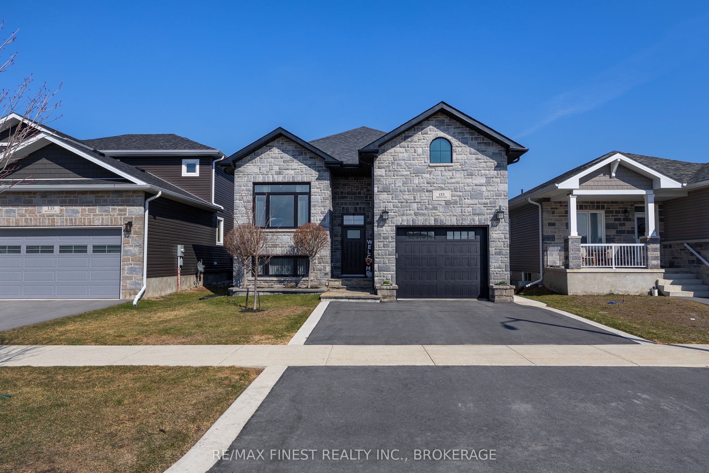 133 Brennan Crescent, Loyalist, ON K0H 2H0