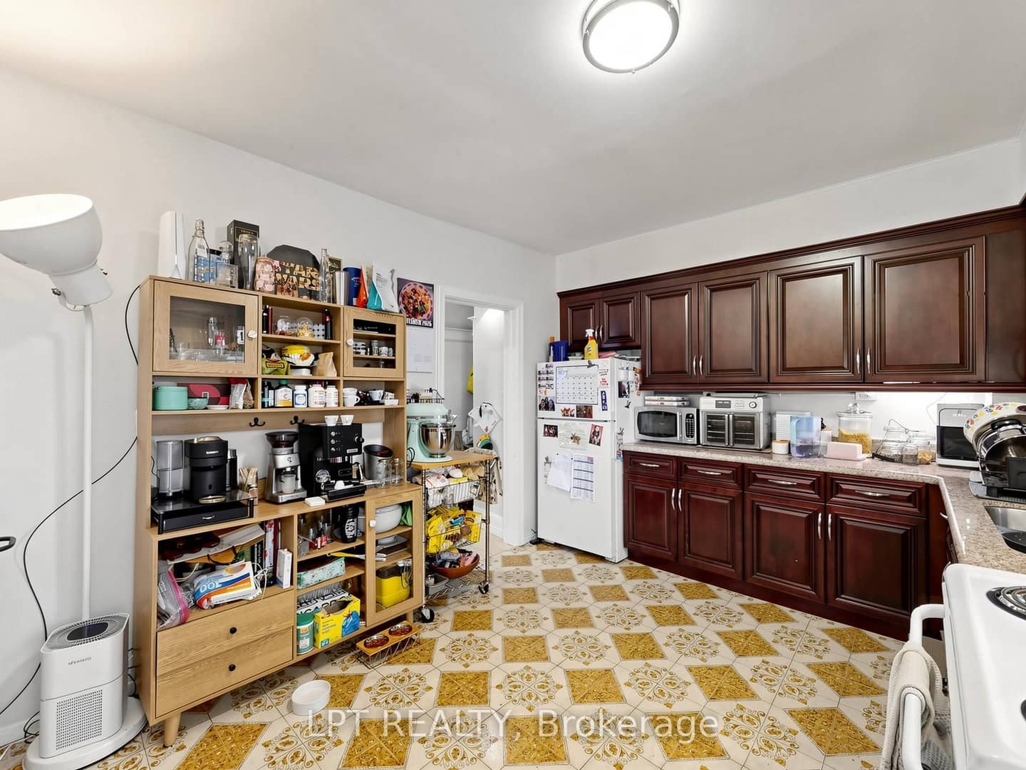 303 Oakwood Avenue, Toronto, ON M6E 2V3