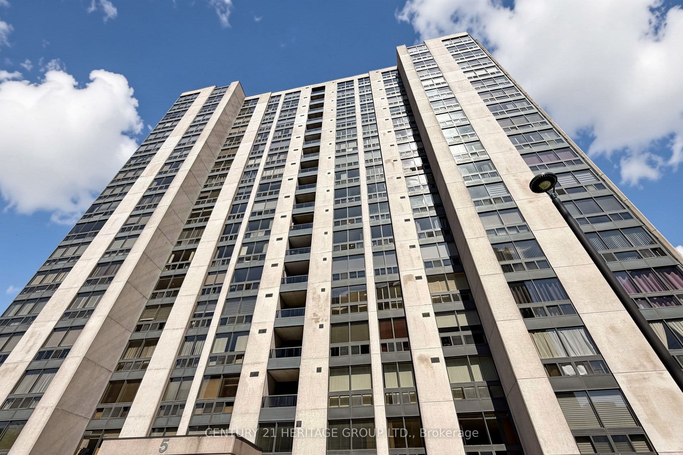 5 Kenneth Avenue 501, Toronto, ON M2N 6M7