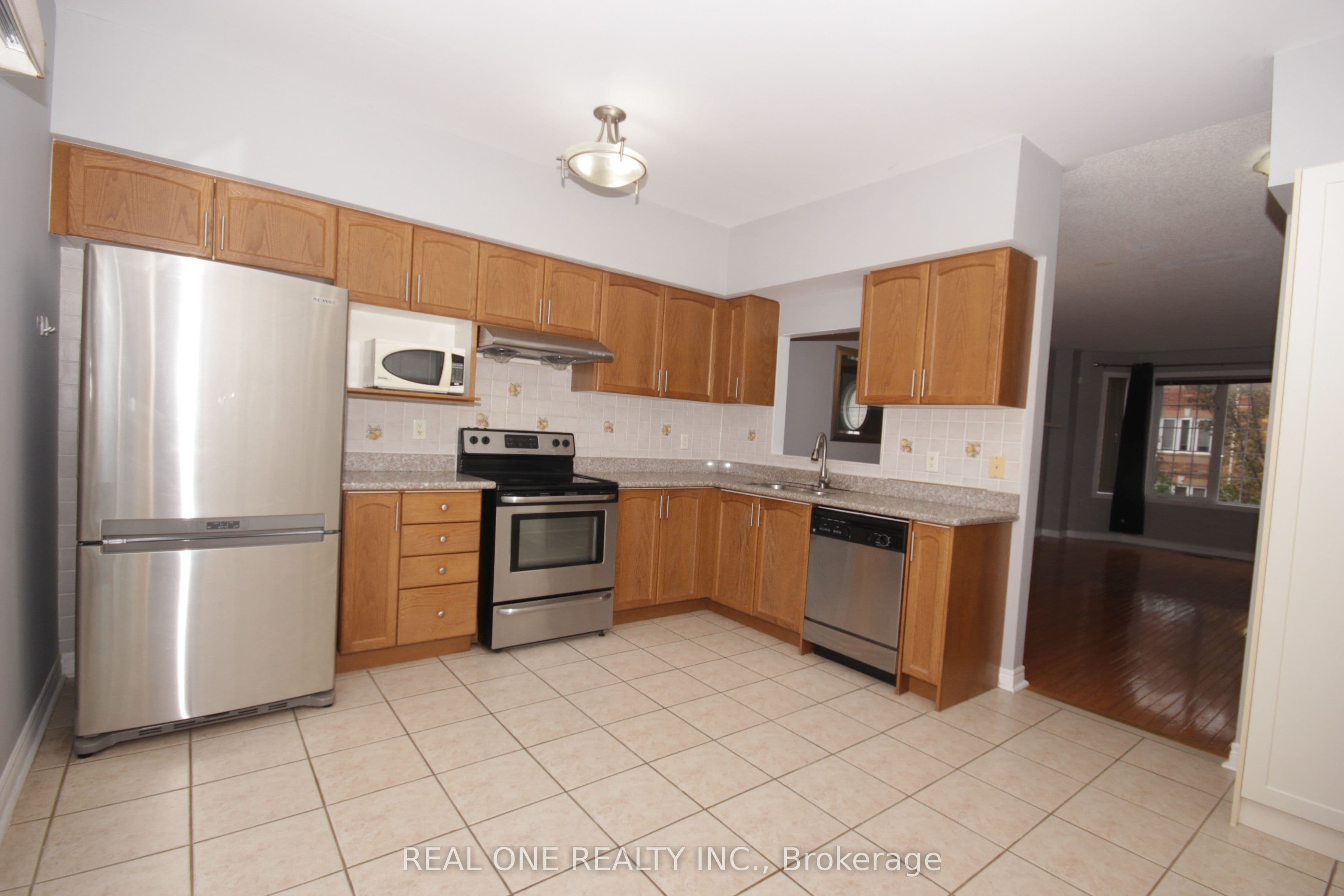 15 Azalea Gate Way, Markham, ON L3T 7T9