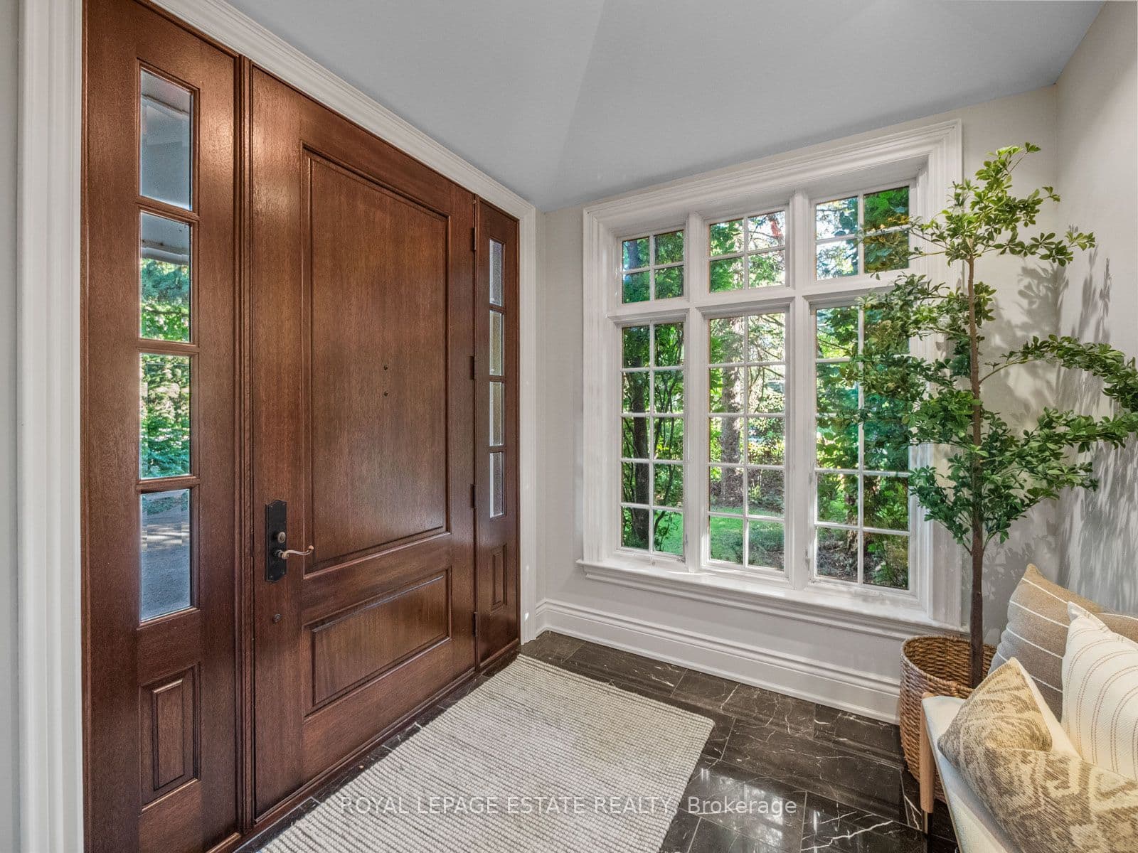 22 Hill Crescent, Toronto, ON M1M 1H9