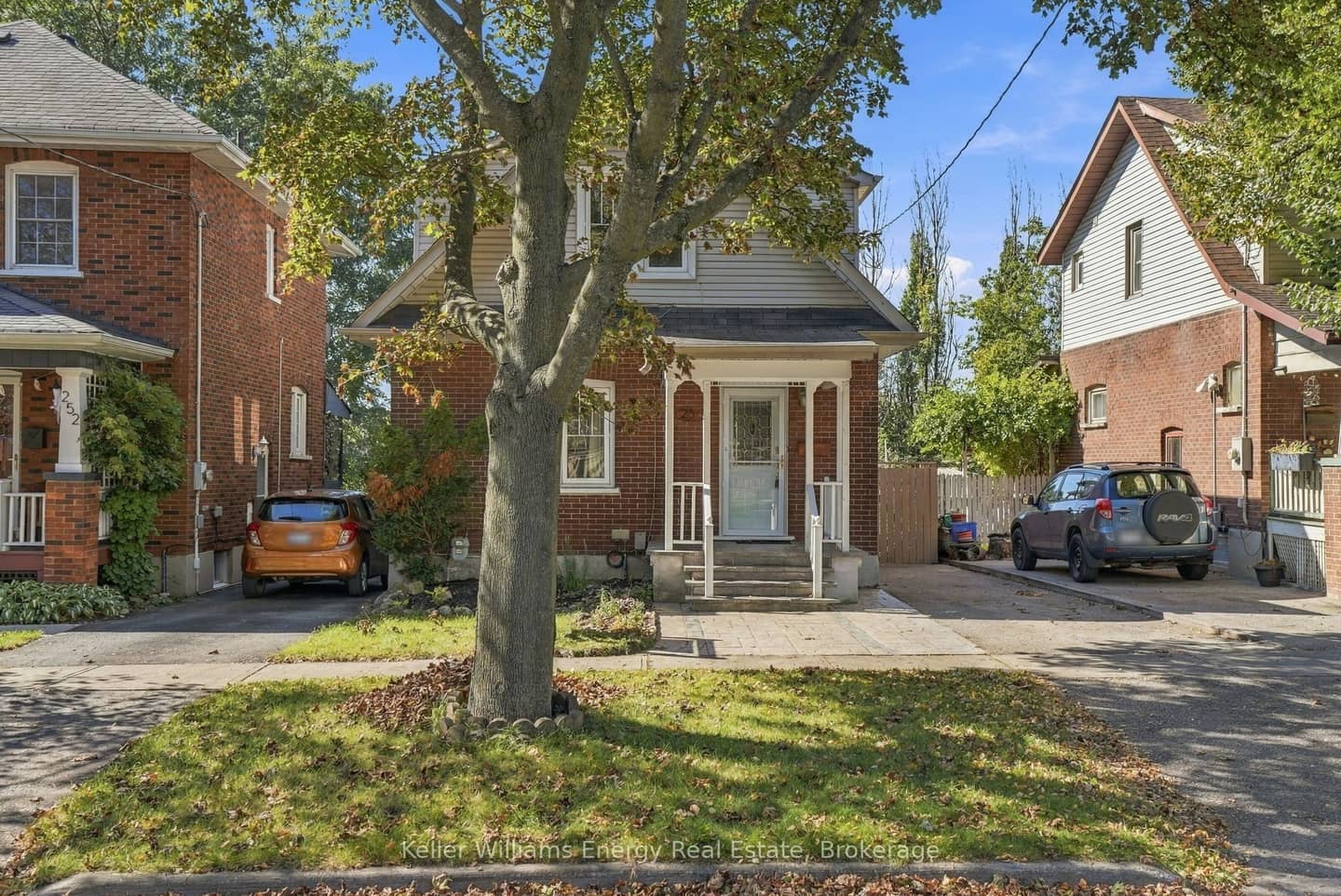 256 Grooms Avenue, Oshawa, ON L1G 4A3