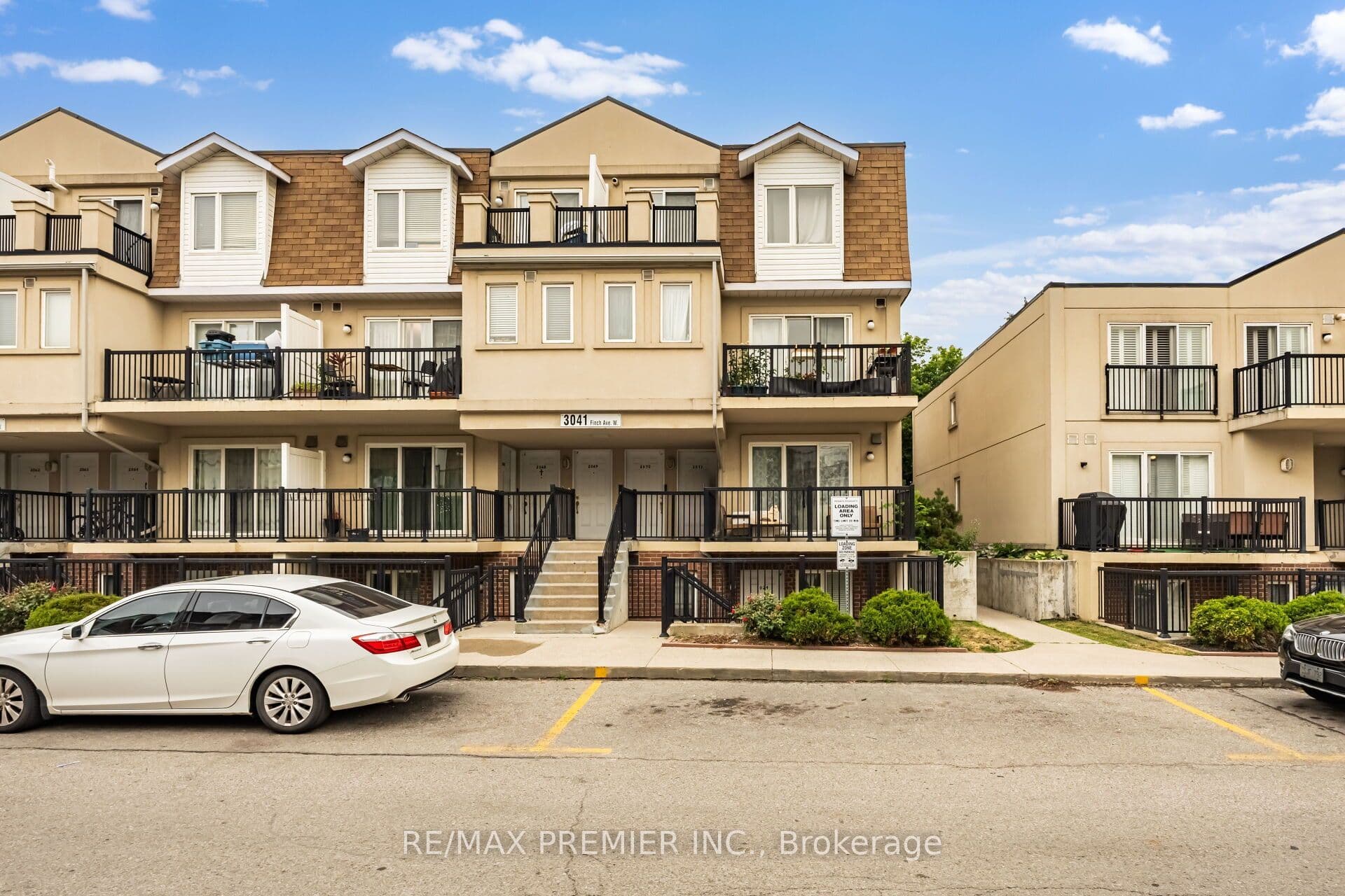 3041 Finch Avenue W 2072, Toronto, ON M9M 0A4