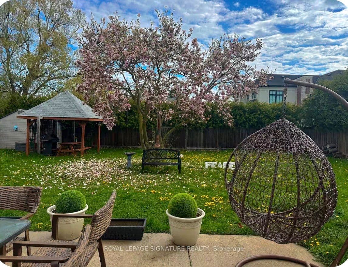 441 Seaton Drive, Oakville, ON L6L 3Y3