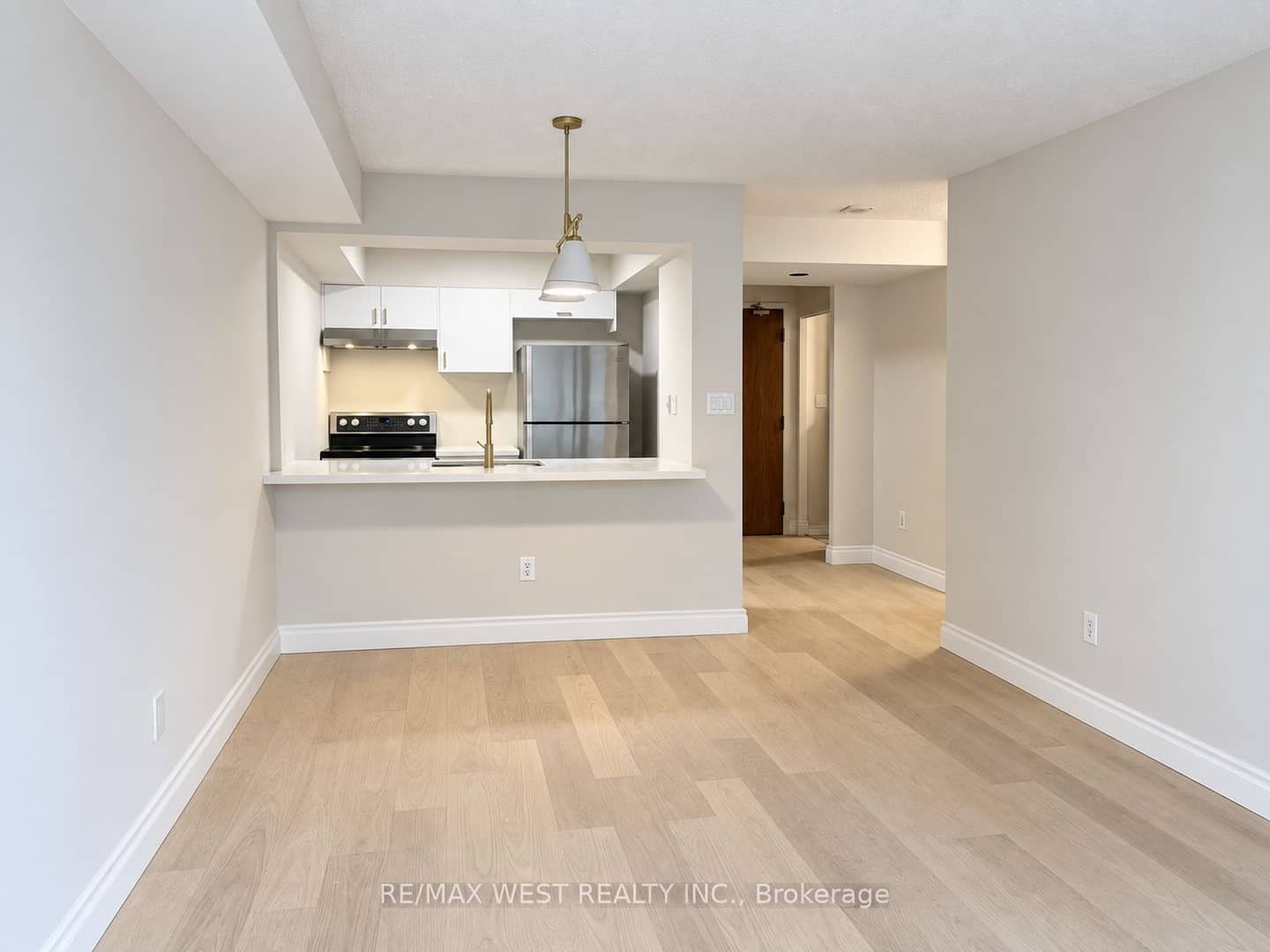 3 Hickory Tree Road 305N, Toronto, ON M9N 3W5