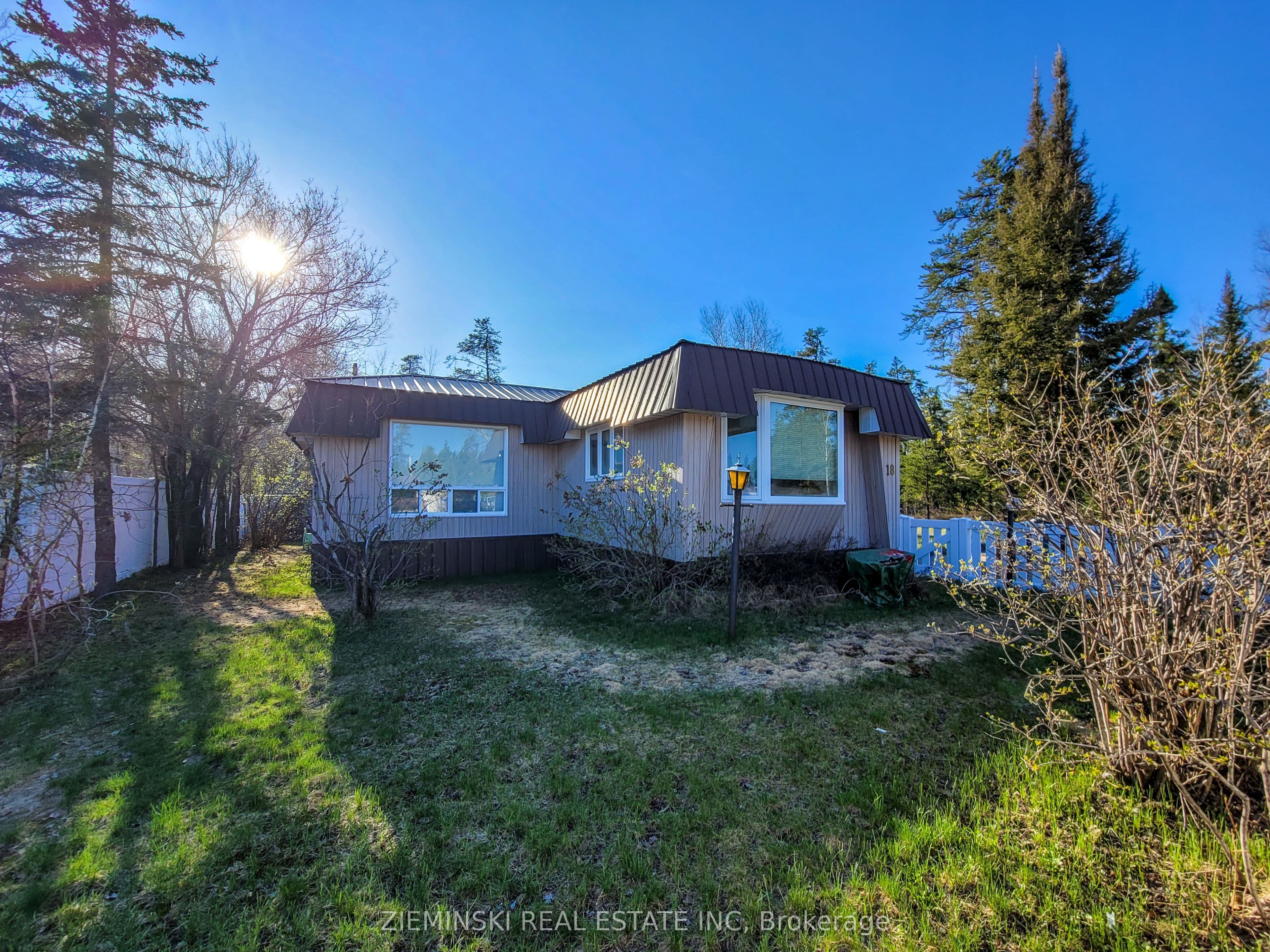 18-8885 Hwy 11 Highway, Iroquois Falls, ON P0K 1G0