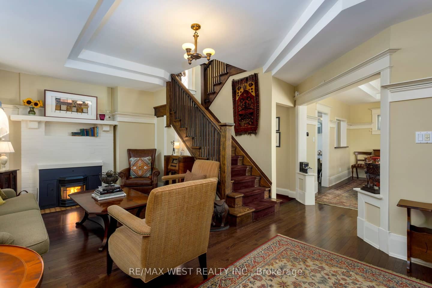 499 Parkside Drive, Toronto, ON M6R 2Z9