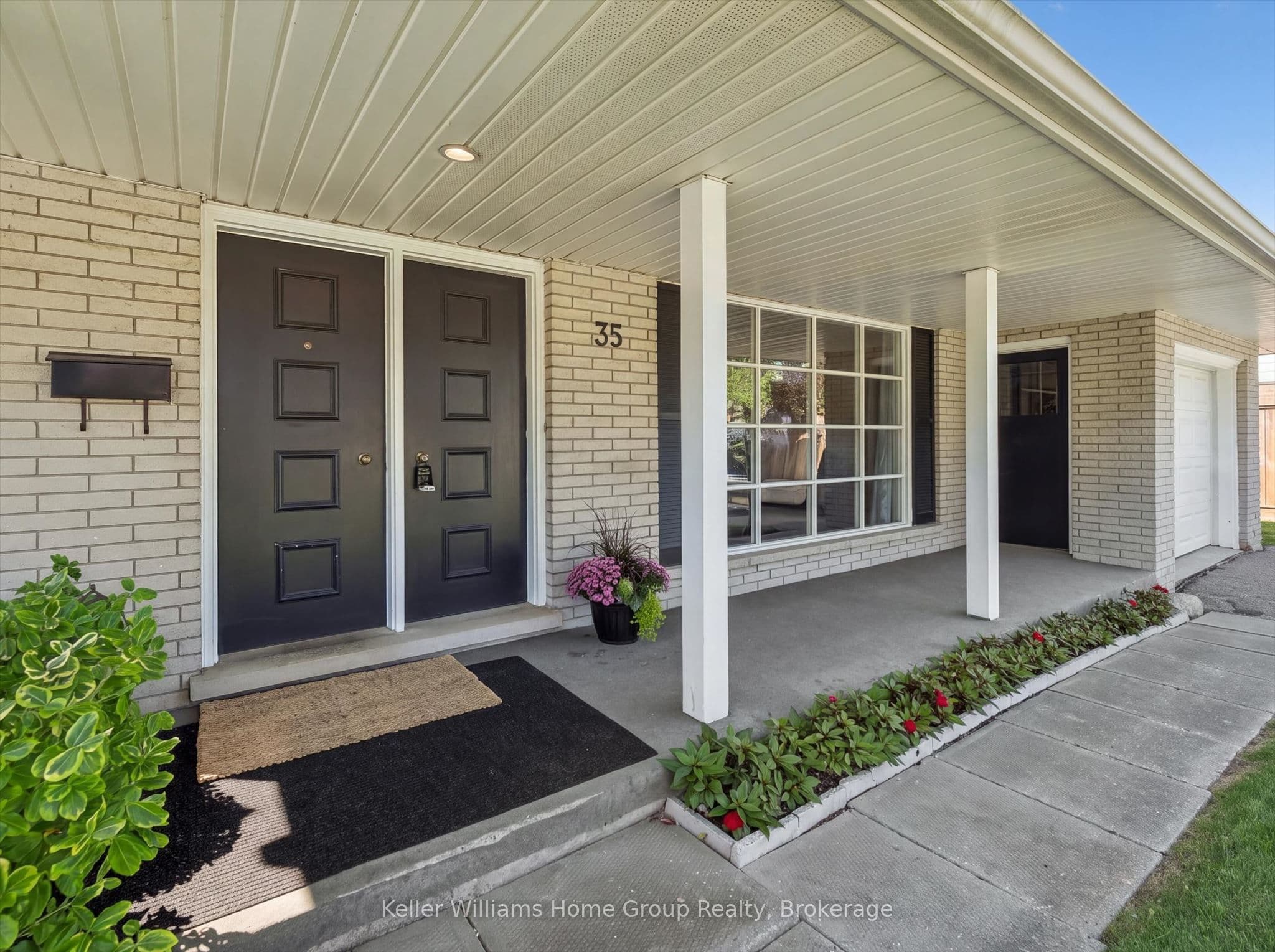 35 Crosby Drive, Kitchener, ON N2B 2K9