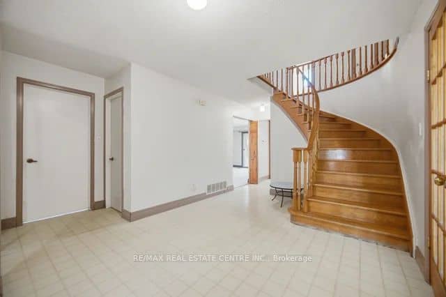 4141 Twine Crescent, Mississauga, ON L4Z 1E4