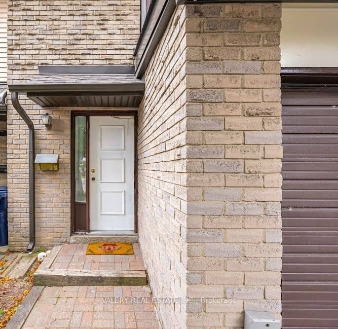 1131 Sandhurst Circle 50, Toronto, ON M1V 1V5