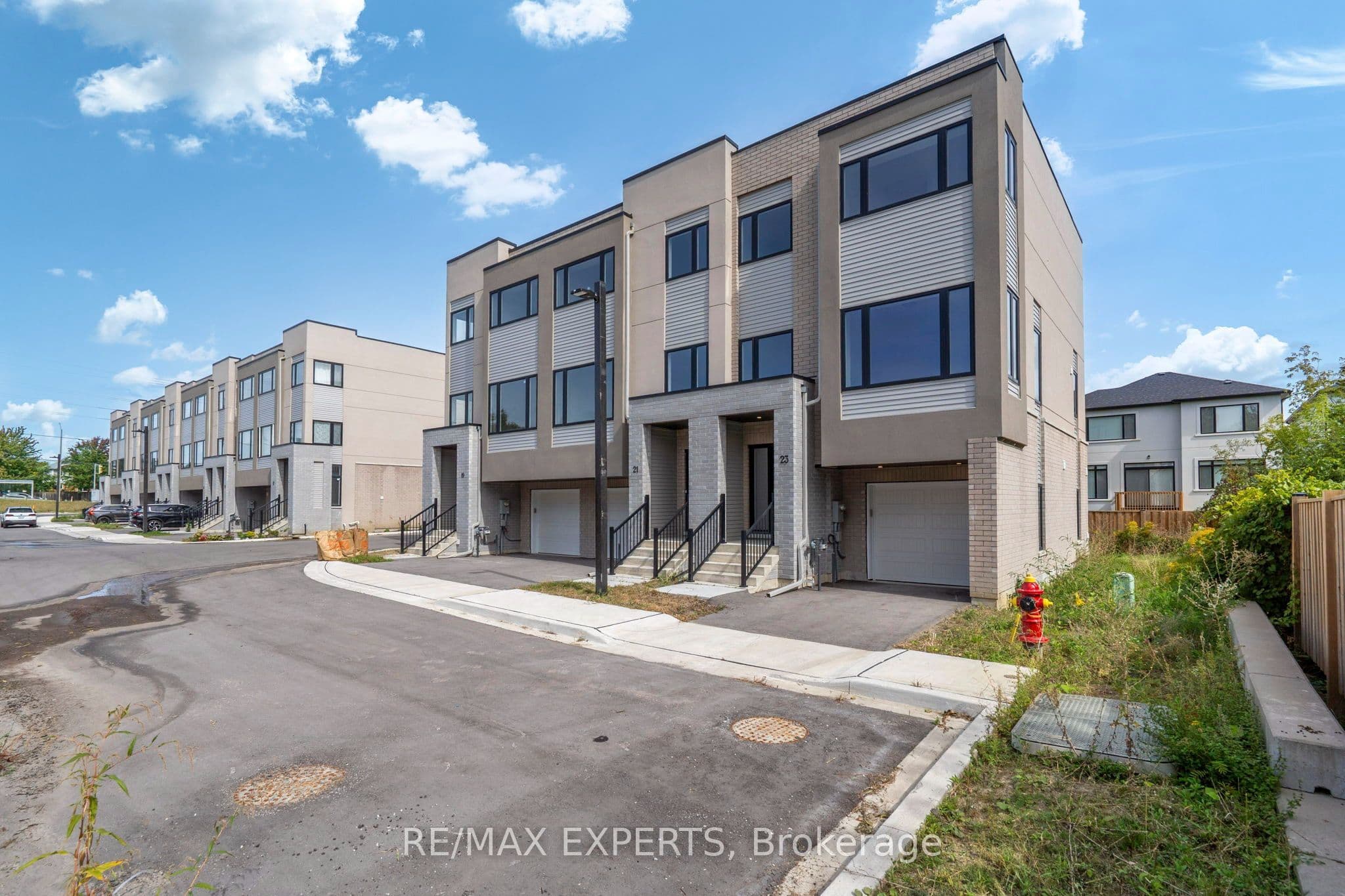 23 Carl Hill Lane, Richmond Hill, ON L4C 7A6