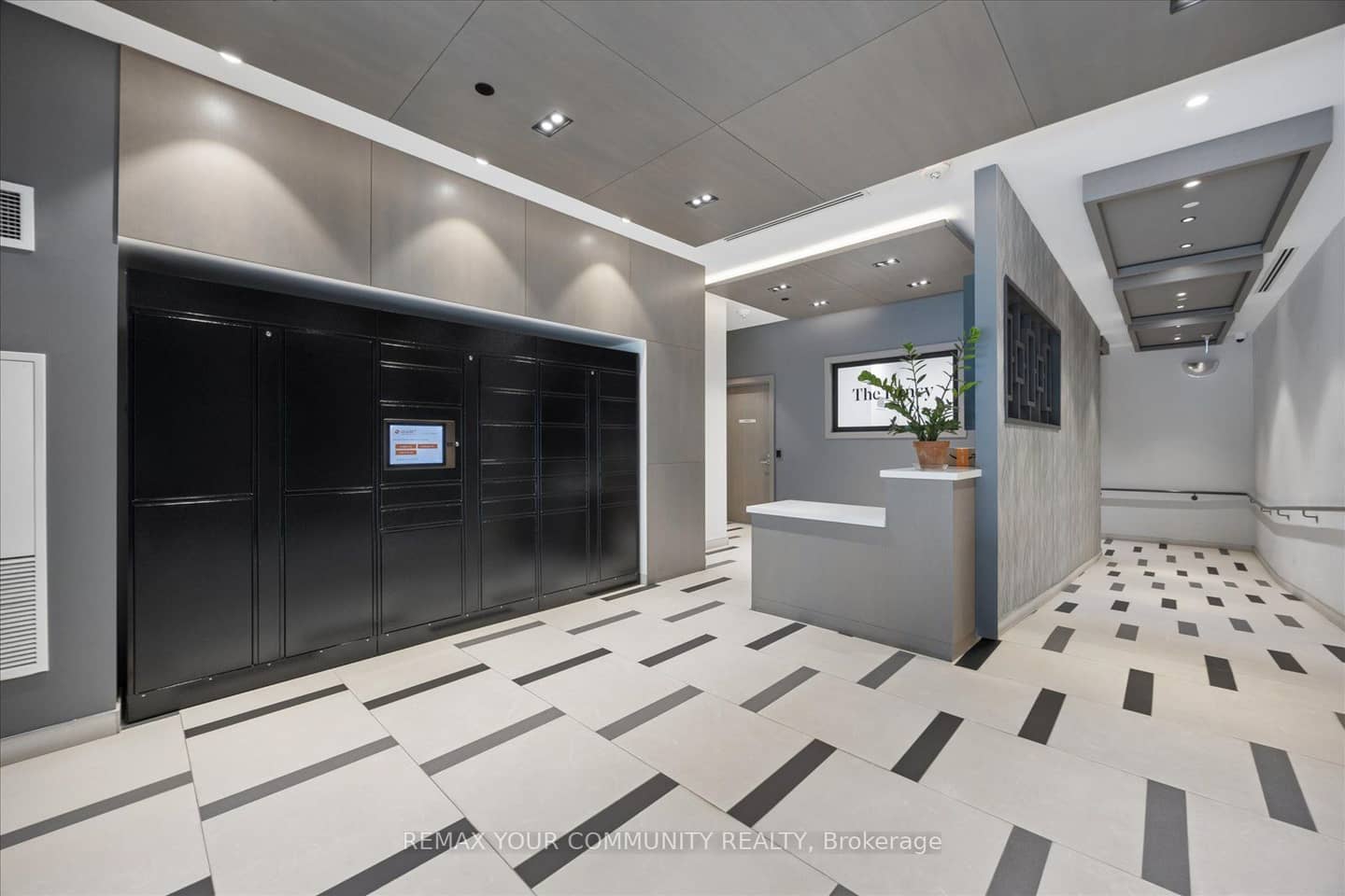 430 Roncesvalles Avenue 404, Toronto, ON M6R 0A6