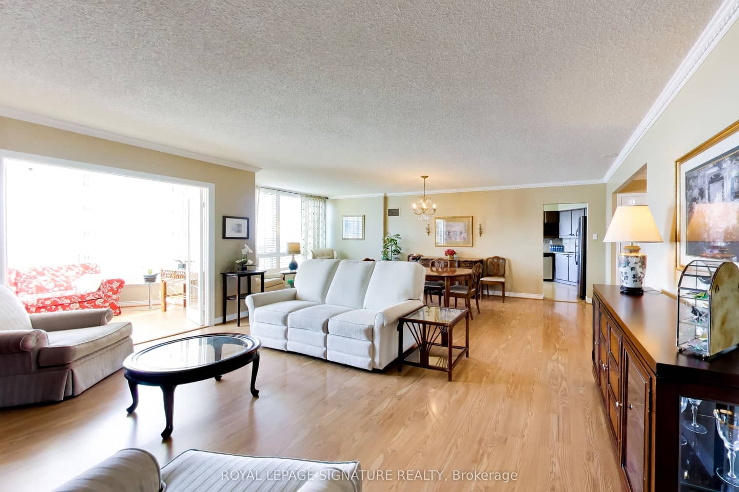 1 Clark Avenue W 1802, Vaughan, ON L4J 7Y6