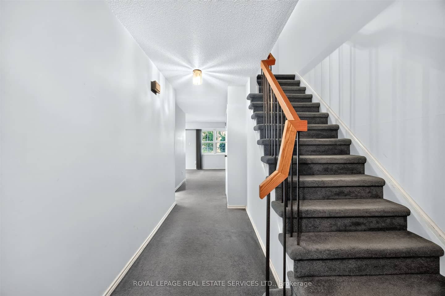 1951 Rathburn Road E 86, Mississauga, ON L4W 2N9