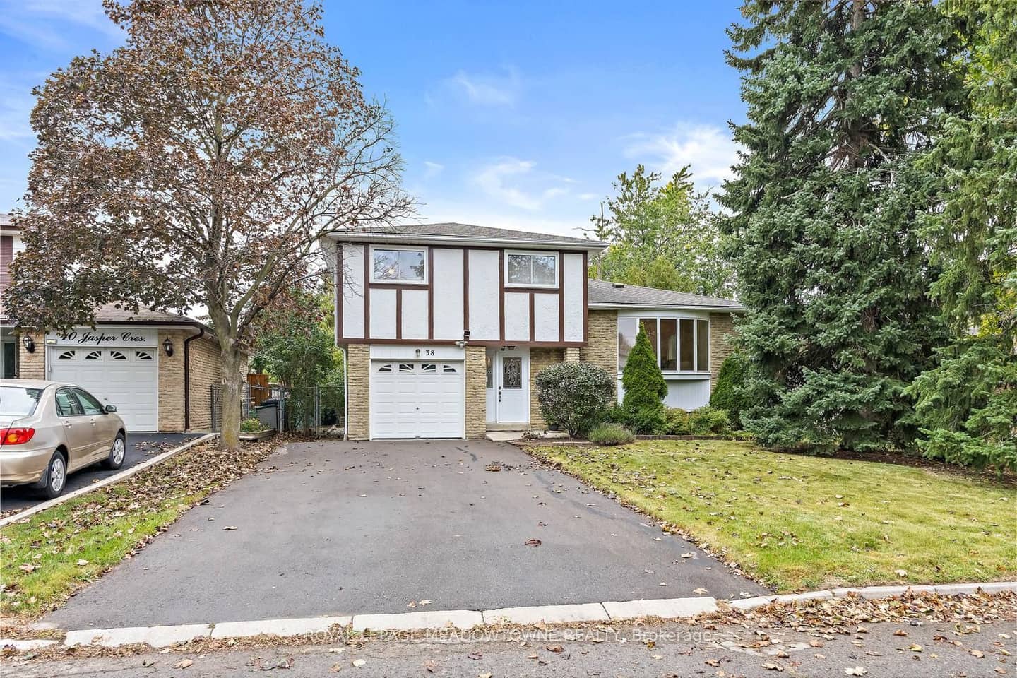 38 Jasper Crescent, Brampton, ON L6S 2G2
