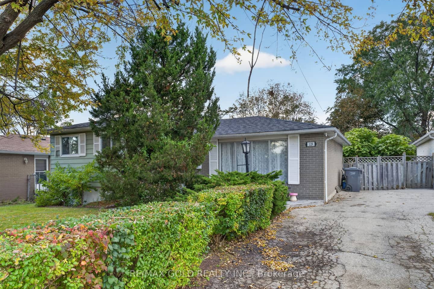129 Folkstone Crescent, Brampton, ON L6T 3M6