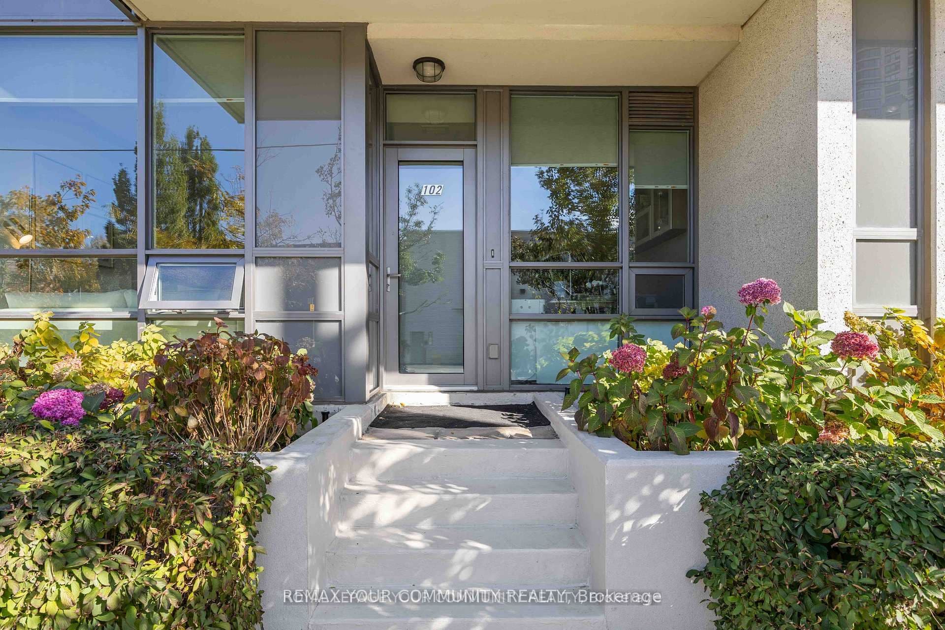 15 Legion Road 102, Toronto, ON M8V 0A9
