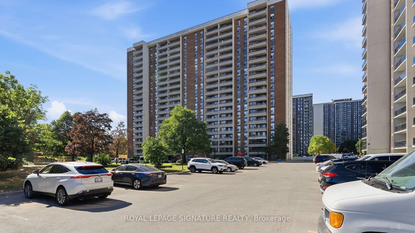 4 Kings Cross Road 1805, Brampton, ON L6T 3X8