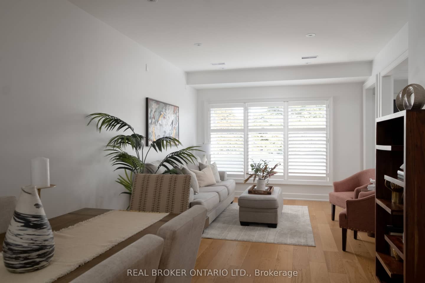 1633 Coram Crescent, Mississauga, ON L4X 1L1