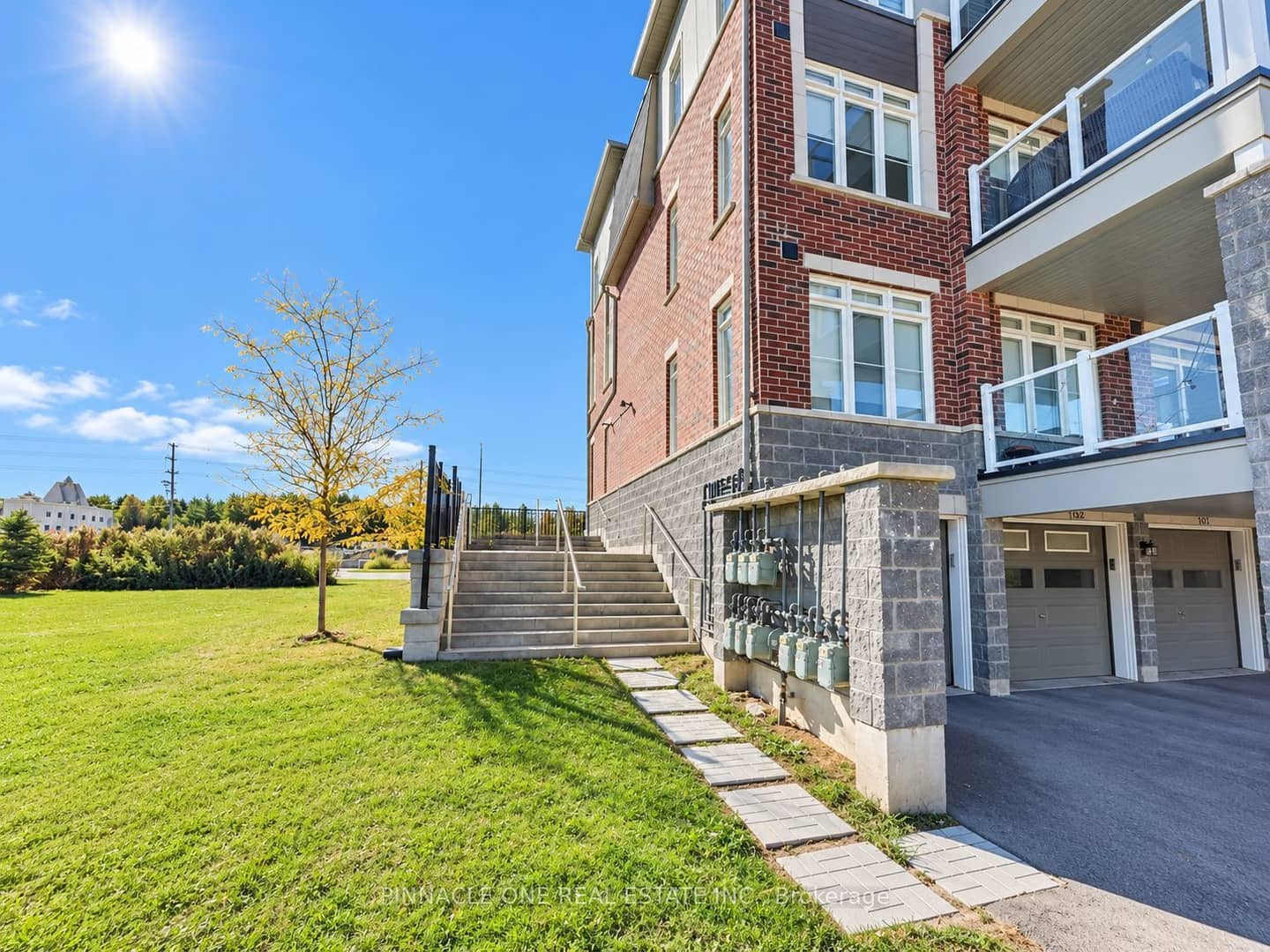 2540 William Jackson Drive 105, Pickering, ON L1X 0E4