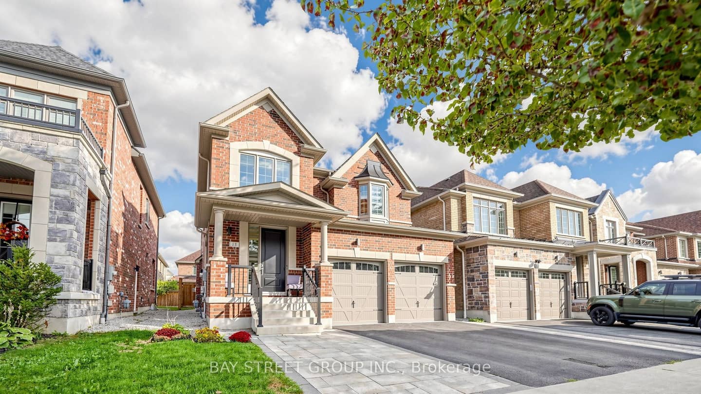 13 Micklefield Avenue, Whitby, ON L1P 0C2